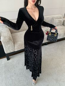 Modelyn Vintage V-Neck Velvet Jacquard Metal Buckle Decor Long Sleeve Slim Fit Flattering A-Line Midi Dress For Women, Elegant Formal - Black - View 9