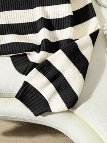 Franclia Women's Striped Casual Daily Long Sleeve Sweater - Black and White - View 5