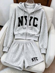 Resyla 新款時尚豹紋 NYC 字母印花運動服套裝，街頭風青春感拉鍊連帽外套與短褲 2 件組，極簡運動風連帽夾克 + 短褲套裝，優雅舒適設計，紐約套裝，豹紋印花套裝，戶外、度假、攝影街頭風、街頭服飾、開學季、教師節 - 淺灰色 - 查看 3