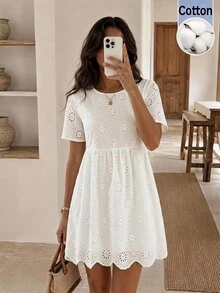 Easowa 休閒隨性優雅通勤女款洋裝，可追溯棉質面料搭配刺繡紋理，寬鬆A字短洋裝 - 白色 - 查看 1