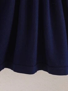 SHEIN 女童針織毛衣洋裝，甜美可愛，秋冬新款海軍藍刺繡工藝，韓系時尚寬鬆版型，珍珠鈕扣搭配3D蝴蝶結裝飾，柔軟百搭荷葉領長袖，適合假日穿搭，秋冬毛衣洋裝 - 藏蓝色 - 查看 6