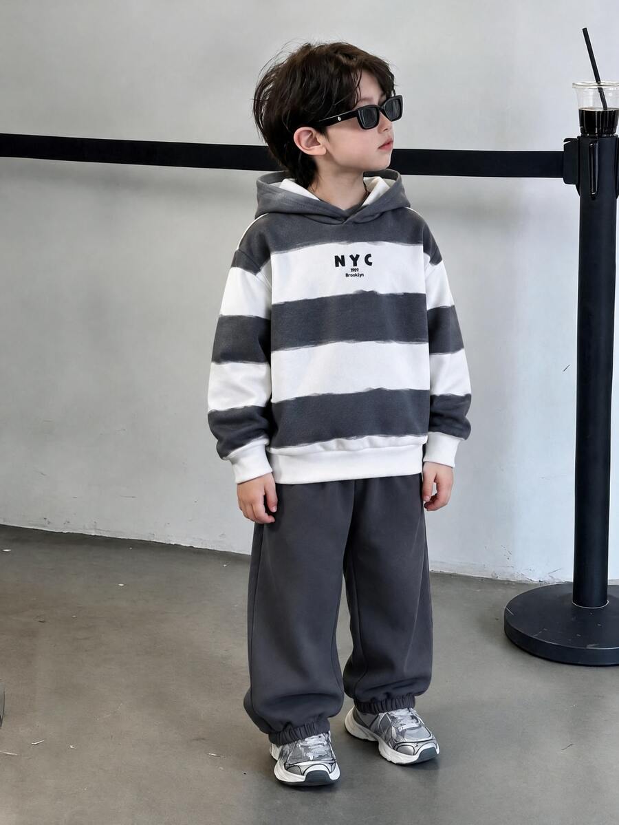 SHEIN Little Byeori 兒童小男孩休閒連帽條紋運動衫與口袋運動長褲兩件套，適合戶外玩耍、學校、街頭穿搭、派對與日常休閒，高CP值，適用秋冬季節