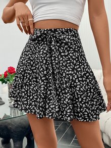 Pariaura Ditsy Floral Print Flare Leg Skort - Black and White - View 4