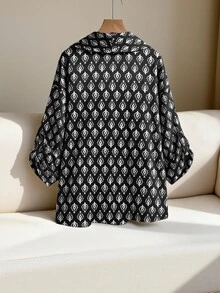 SHEIN LUNE 大尺碼女款休閒復古滿版印花風衣外套 - 彩色 - 查看 2