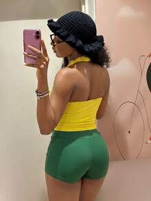 Fiercella Fiercella 女款春夏兩件套 黃色細肩帶背心上衣 前面字母印花 綠黃配色短褲 街頭風 修身健身運動套裝 - 綠色 - 查看 2