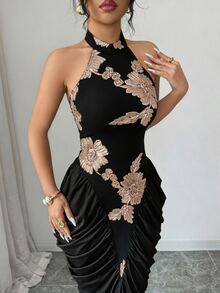 Modelyn 棕色網眼提花刺繡露背掛脖修身抓皺收腰設計時尚優雅長洋裝 - 黑色和金色 - 查看 8