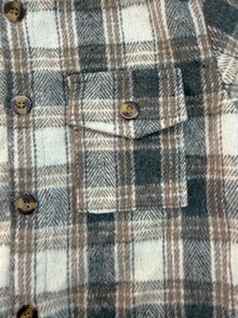 SHEIN 嬰兒與幼童男童休閒格紋印花拼接鈕扣連帽襯衫與運動長褲套裝 - 彩色 - 查看 4