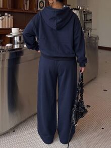 Muchica 海軍藍大尺碼女款純色連帽長袖運動衫與運動長褲休閒日常兩件套 (秋冬) - 藏蓝色 - 查看 2