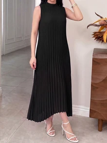 Modelyn High Low Hem Pleated Swing Dress - Black - View 5
