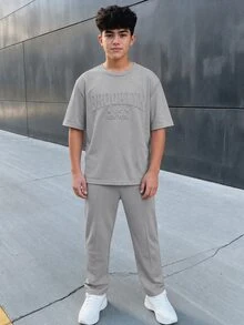 SHEIN 2件組兒童/青少年男孩休閒校園運動字母印花圓領短袖T恤與短褲套裝，適合通勤、上學、日常休閒、運動，春/夏/秋季穿搭 - 灰色 - 查看 4