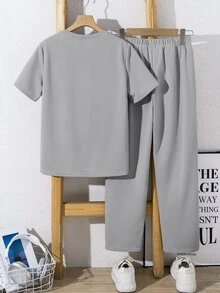 SHEIN 2件組兒童/青少年男孩休閒校園運動字母印花圓領短袖T恤與短褲套裝，適合通勤、上學、日常休閒、運動，春/夏/秋季穿搭 - 灰色 - 查看 2