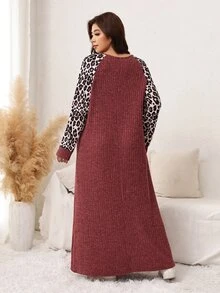 SHEIN LUNE فستان طويل بأكمام طويلة للنساء ذوات الأحجام الكبيرة، بياقة على شكل حرف V وأكمام راغلان، بتصميم رقعات وطبعة نمر، مضلع ومصقول ناعم ومريح، فستان كاجوال للخريف/الشتاء - بني - مشاهدة 2