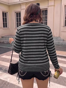 SHEIN CURVE+ Women's Plus Size Top 22W, Autumn/Winter Women's Plus Size Striped Patchwork Slim Fit T-Shirt Fall - Black and White - View 2