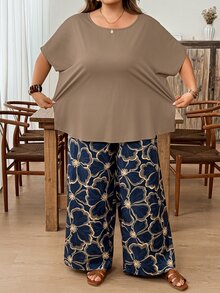 SHEIN CURVE+ 两件套加大码女士度假宽松衬衫和碎花裤套装 - 彩色 - 查看 3