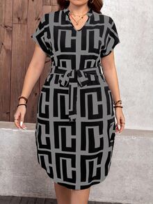 SHEIN LUNE Plus Size Vacation Casual Geometric Print Notch Neck Batwing Sleeve Dress - Multicolor - View 5