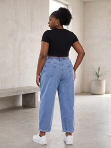 CurvyTilda Plus Size Solid Color Insert Pocket Casual Loose Fitting Jeans - Medium Wash - View 3