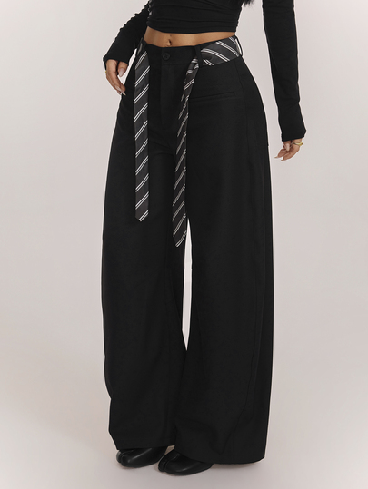 SHEIN PETITE بنطال نسائي صغير الحجم كاجوال أسود بقصة فضفاضة وساق منحنية مع حزام مخطط.