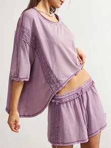 Bohemela طقم نسائي كاجوال من قطعتين تي شيرت بأكمام منسدلة مع دانتيل متباين وشورت - الأرجواني - مشاهدة 5