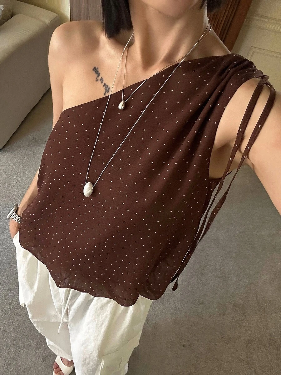 DAZY 女款波點不對稱單肩抽繩綁帶休閒度假夏季細肩帶上衣校園風 - 棕色 - 查看 1