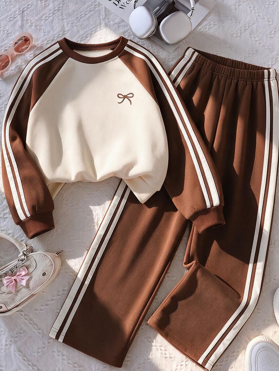 SHEIN 青少年女孩抓絨秋季套裝運動衫,長袖黑白棕色羅紋袖口、下擺領口,側邊飾帶,蝴蝶結校園可愛運動風 - 棕色 - 查看 1