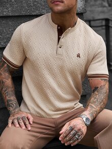 Manfinity CasualCool 男士時尚休閒短袖 Polo 衫，男士針織提花上衣，圖案短袖 Polo 衫，復古風格，日常休閒，正式 - 卡其色 - 查看 3