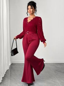 Elenzga جمبسوت عيد الميلاد بمقاس كبير بأسلوب فرنسي، بياقة على شكل حرف V، مع تطريز دانتيل وتصميم مفرغ، وأكمام فانوس، وحزام خصر، وساق واسعة - عنابي اللون - مشاهدة 3
