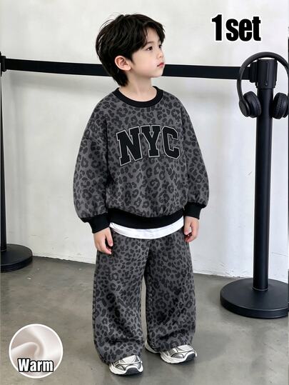 1Set Young Boys Casual Fashion Comfortable Crew Neck & Wide Leg Pants Fleece Lined Sports Set, Black Fashion Leopard Print Sports Letter New York Graphic, Suitable For Streetwear, Daily Wear, New Style, Spring/Autumn/Winter
