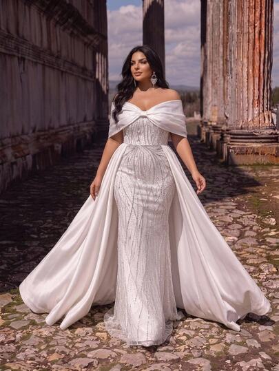 Glamrae Vestido de novia elegante romántico y glamuroso de talla grande con cuentas bordadas y patchwork de satén, hombros descubiertos, mangas de mariposa, corte sirena ajustado con cola