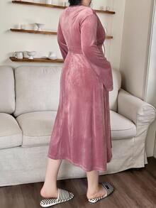Dazy Plus Plus Size Women Velvet & Contrast Lace V-Neck Flare Sleeve Midi Nightgown, Sexy For Autumn/Winter, Fall - Coral Pink - View 2