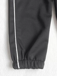 SHEIN 小男孩刺繡動物連帽拉鍊夾克與側條紋慢跑長褲 2件式休閒運動套裝，適合秋冬校園日常穿著 - 黑色 - 查看 8