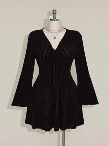 SHEIN ICON 女款大尺碼秋冬復古性感日常簡約休閒通勤V領抓褶喇叭袖毛絨羅紋黑色洋裝 - 黑色 - 查看 3