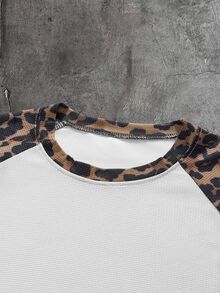 AXEPEAK Men's Leopard Print Patchwork Letter Embroidery T-Shirt - White - View 5