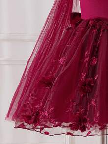 SHEIN Glamorique Kids 優雅香檳色花童禮服，無袖3D花卉刺繡公主裙，附長款網紗披肩，適合婚禮、生日派對 - 酒紅色 - 查看 9