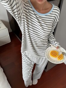 Livesso 秋季休閒簡約刷毛條紋對比領寬鬆女款睡衣套裝 居家休閒白色 - 白色 - 查看 6