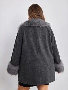 SHEIN CURVE+ جاكيت نسائي كاجوال مقاس كبير 8XL~10XL بتصميم رقعات من الفرو الصناعي للخريف/الشتاء - رمادي غامق - مشاهدة 2