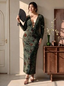 EastFlair Plus Size Women's Jacquard Deep V-Neck Long Sleeve Fitted Sexy Fashion Dress Fall/Winter Chinese Style Chic Dress Party Dress - Green - View 3