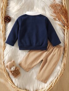 SHEIN 新生兒拼色 2 In Kids Kids 1 學院風 V 領可愛熊圖案半開鈕扣套頭上衣與直筒休閒長褲套裝，適合冬季 - 藍色 - 查看 2
