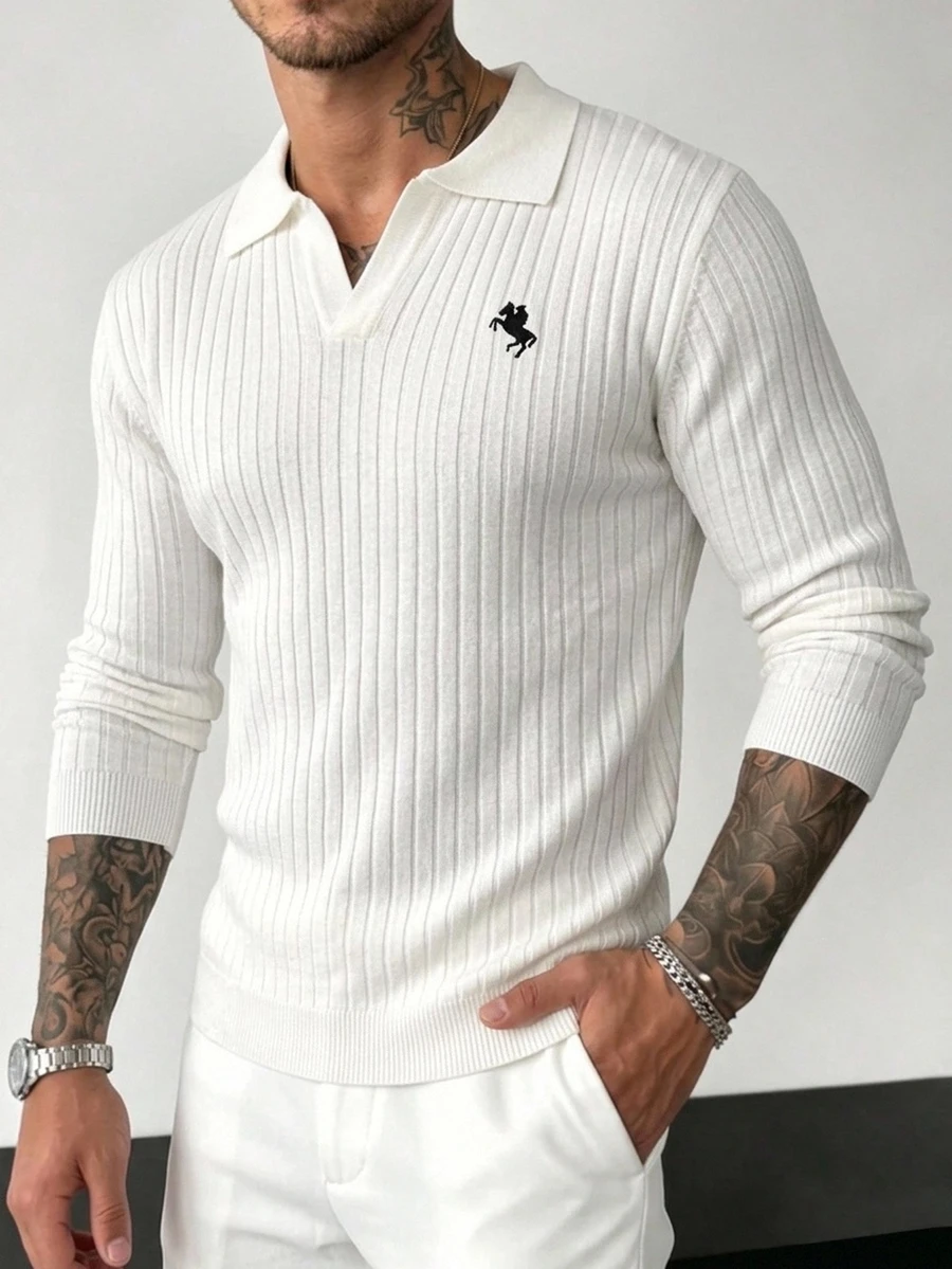 Manfinity CasualKnits 男士純色羅紋 Polo 領毛衣，附小馬標誌，極簡經典日常款 - 白色 - 查看 1