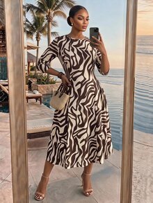 SHEIN Lady CURVE 大尺碼女款斑馬紋圓領短袖優雅洋裝 - 彩色 - 查看 3