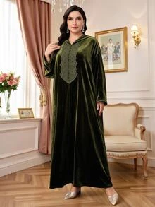 Al Najma عباية نسائية مقاس كبير بتصميم أزرار ودانتيل متباين مع بطانية رأس - أخضر عسكري - مشاهدة 6