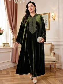 Al Najma عباية نسائية مقاس كبير بتصميم أزرار ودانتيل متباين مع بطانية رأس - أخضر عسكري - مشاهدة 5