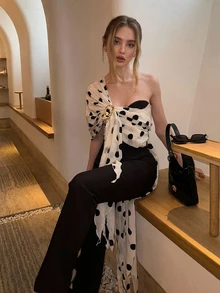 SHEIN BAE Autumn/Winter Solid Color Black And White Color-Blocked Polka Dot Asymmetrical Polka Dot Ribbon Jumpsuit For Women, Perfect For Christmas And Halloween. - Black and White - View 3