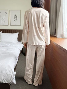 DAZY 女款草莓印花鈕扣上衣與荷葉邊飾長褲睡衣套裝 秋季 - 白色 - 查看 2