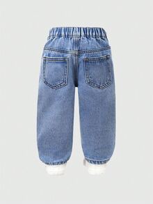 SHEIN 女童牛仔長褲，四季皆宜，柔軟棉質，休閒時尚百搭舒適，簡約甜美可愛，彈性腰頭，破洞風，愛心補丁刺繡，粉色蝴蝶結裝飾，寬鬆直筒版型，藍色水洗牛仔長褲，適合日常穿著與度假 - 中等水洗藍 - 查看 2