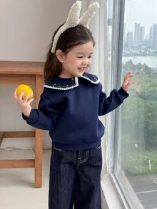 Dazy Kids كنزة رياضية لطيفة للبنات الرضع بأكمام طويلة وياقة بيتر بان من الدانتيل المتباين للخريف - الأزرق - مشاهدة 3