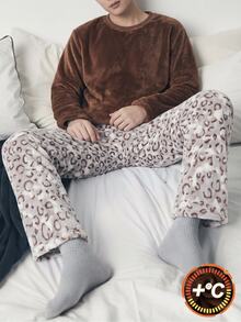 2pcs/Set Setelan Kasual Fleece Hangat Lengan Panjang Kerah Bulat dan Celana Panjang Motif Leopard untuk Anak Laki-laki, Nyaman dan Lembut untuk Musim Gugur/Dingin - Coffee Brown - View 5