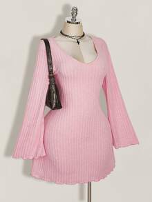 SHEIN ICON Women's Plus Size Autumn And Winter Warm Retro Elegant Commuting Simple V-Neck Trumpet Sleeve Plush Ribbed Black Tight Dress Fall - Pink - View 4