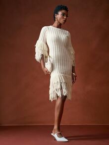 Zivah Vestido de Suéter Elegante de Festa de Outono Off-White para Mulheres, Gola Redonda, Mangas Três Quartos, Bainha com Franjas, Lã Canelada, Mini Slim, Aniversário, Trabalho - Damasco - Visão 4