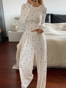 Dazy Tall 高个女款蝴蝶结印花圆领修身长袖T恤和宽松长裤两件套休闲夏季家居服套装 - 白色 - 查看 2