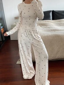 Dazy Tall 高个女款蝴蝶结印花圆领修身长袖T恤和宽松长裤两件套休闲夏季家居服套装 - 白色 - 查看 3
